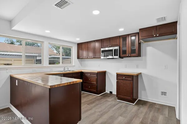 $329,900 | 8207 Kensington Square, Jacksonville, FL 32217