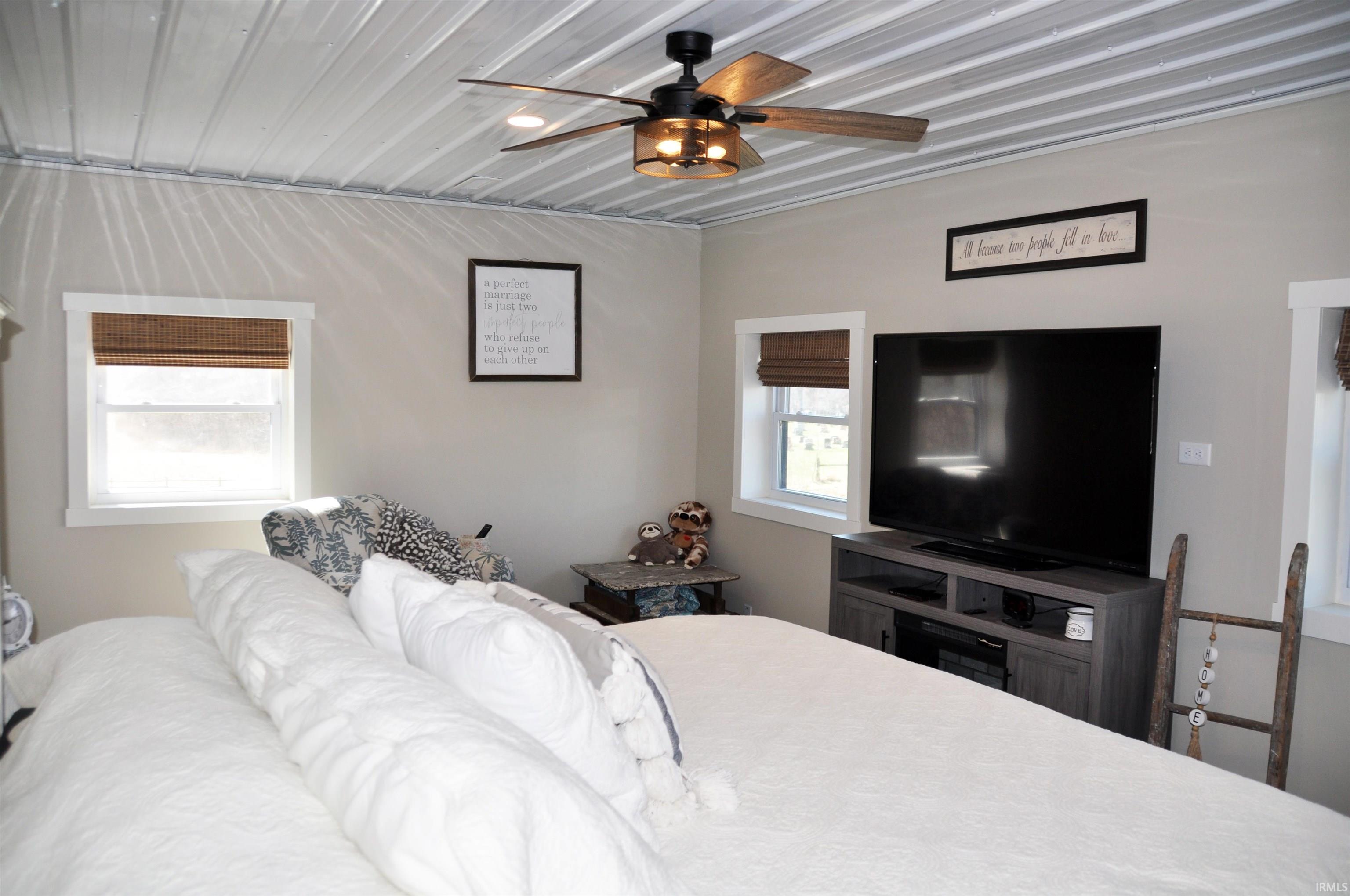 2185 West Keiser Road Columbia City, IN 46725 - Photo 9 of 19