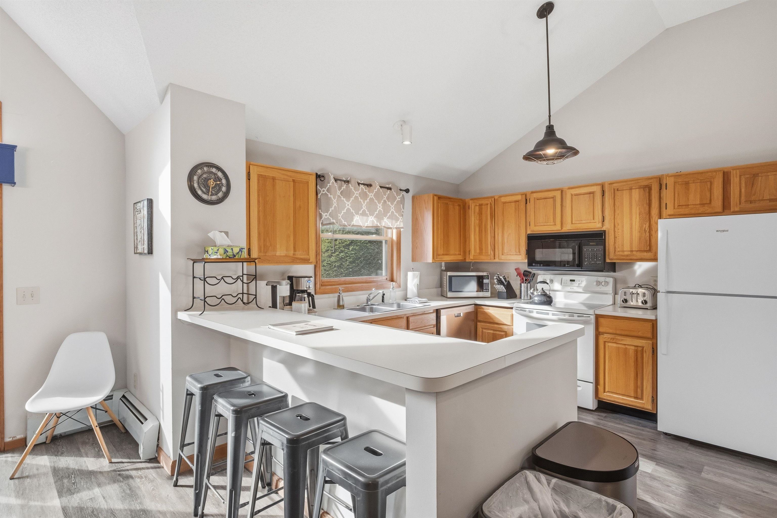 13 Woodsview Lane, Unit 2 Lincoln, NH 03251 - Photo 17 of 47