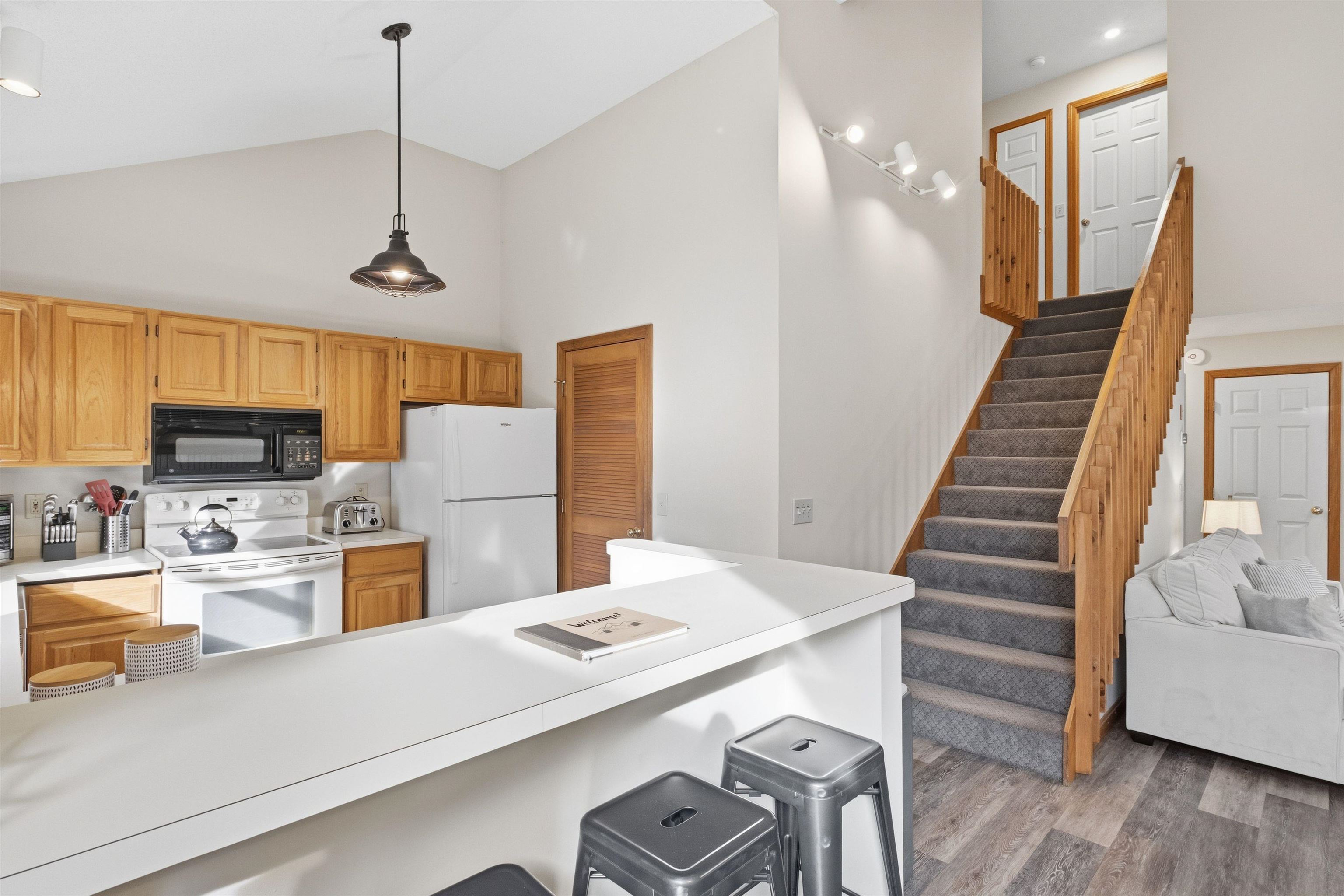 13 Woodsview Lane, Unit 2 Lincoln, NH 03251 - Photo 29 of 47