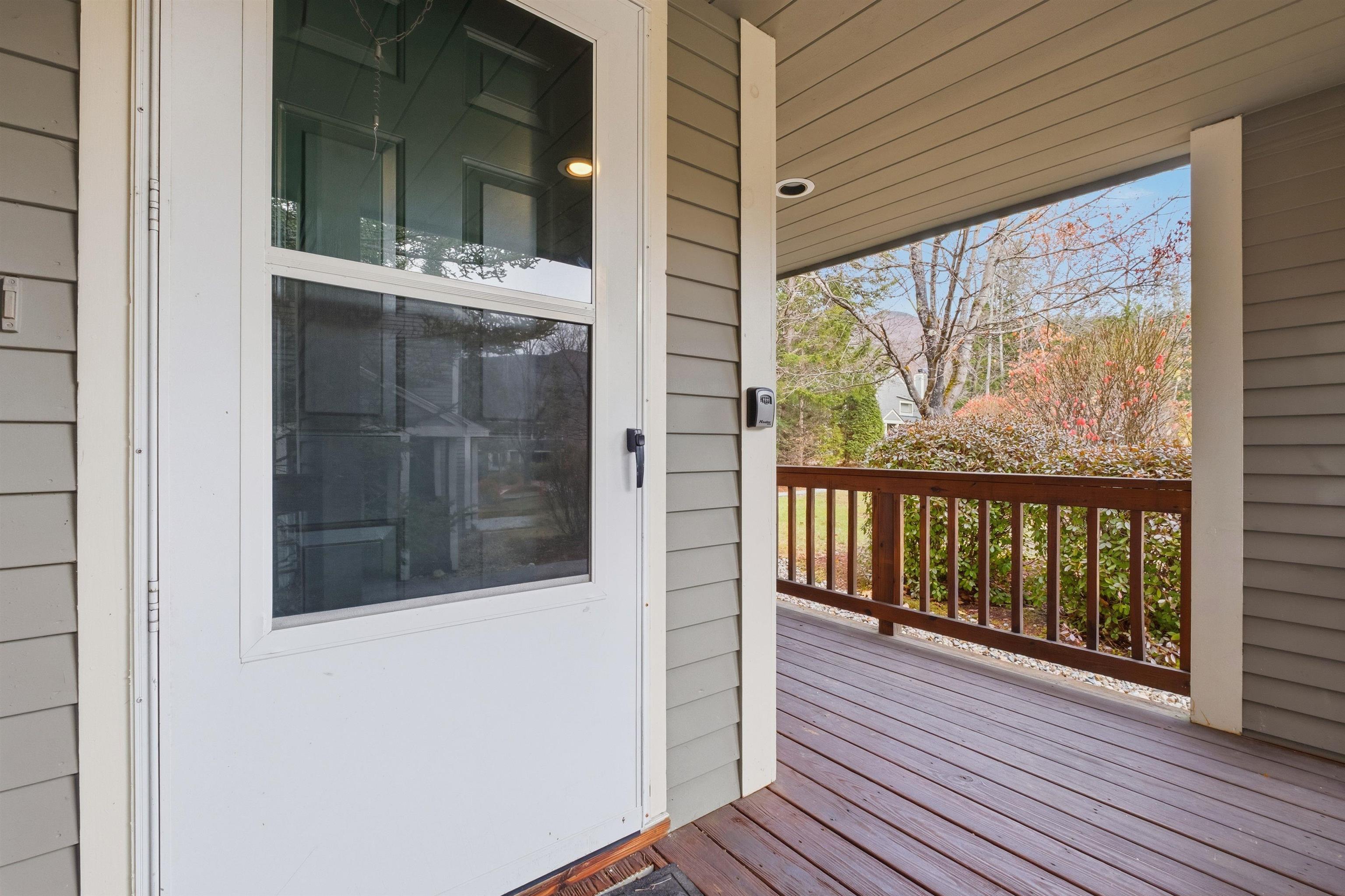 13 Woodsview Lane, Unit 2 Lincoln, NH 03251 - Photo 4 of 47