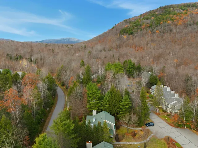 $620,000 | 13 Woodsview Lane, Unit 2, Lincoln, NH 03251