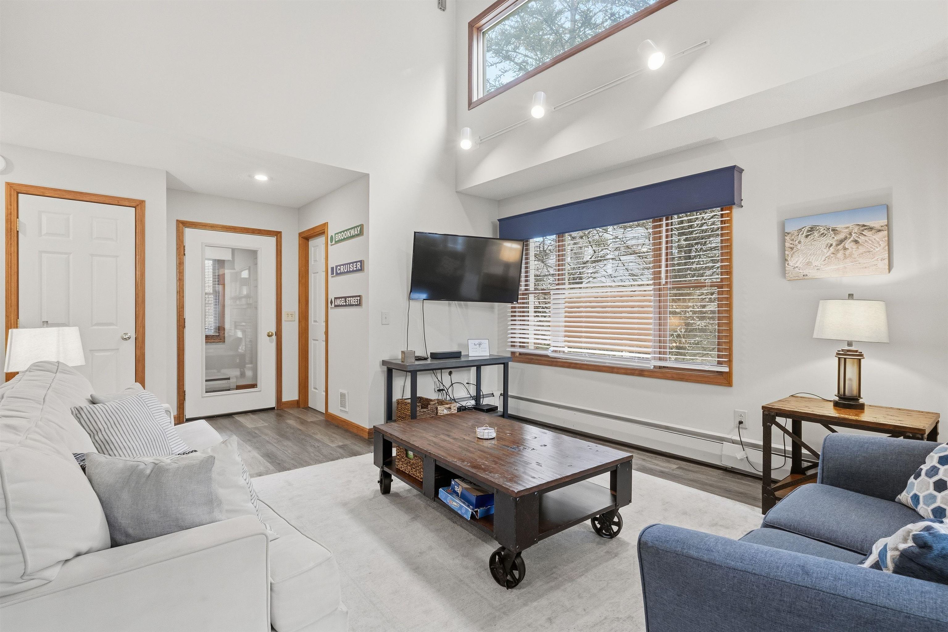 13 Woodsview Lane, Unit 2 Lincoln, NH 03251 - Photo 9 of 47