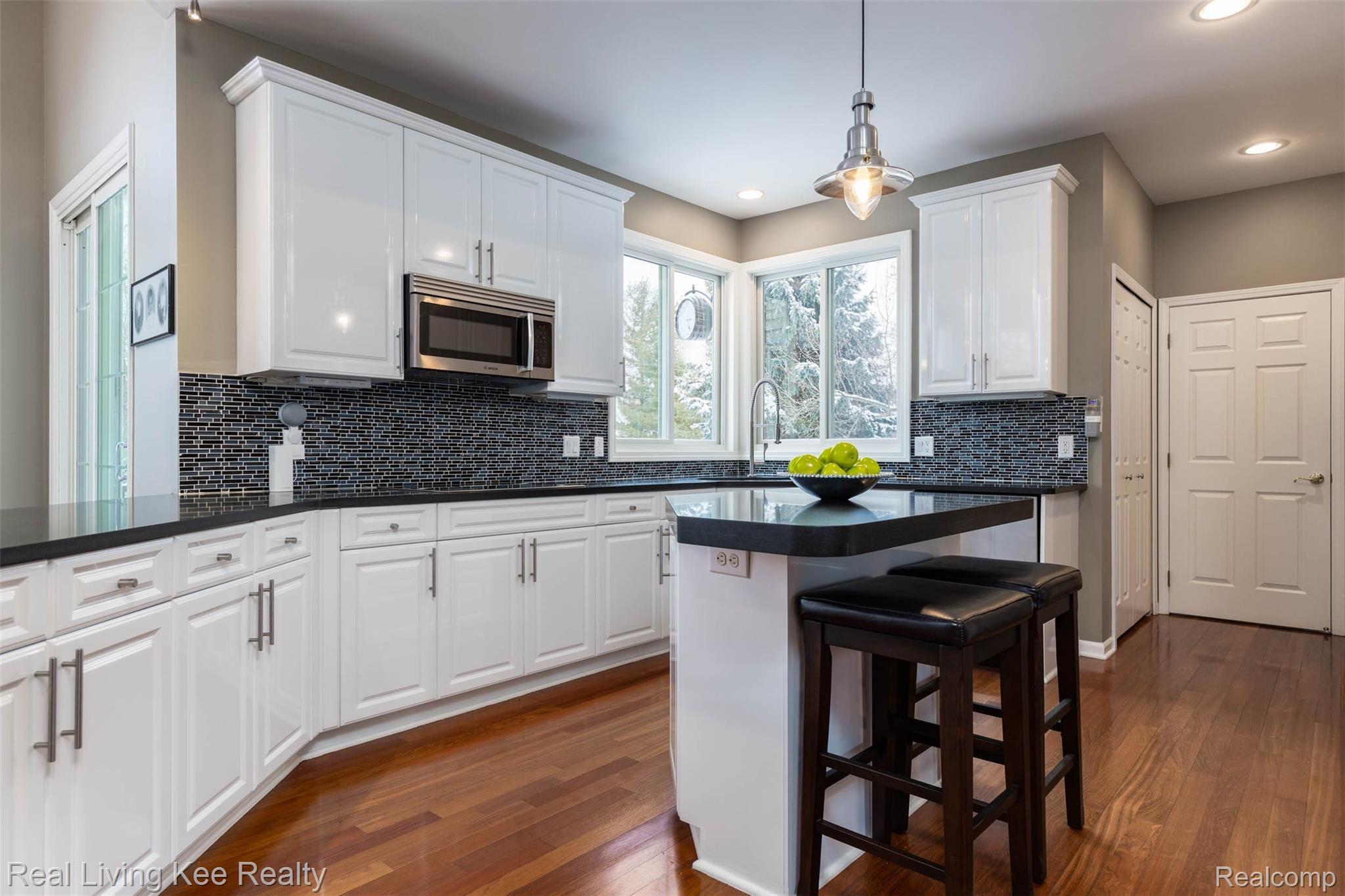 4055 Plum Lane Rochester, MI 48306 - Photo 13 of 42 4055 Plum Ln-28.jpg