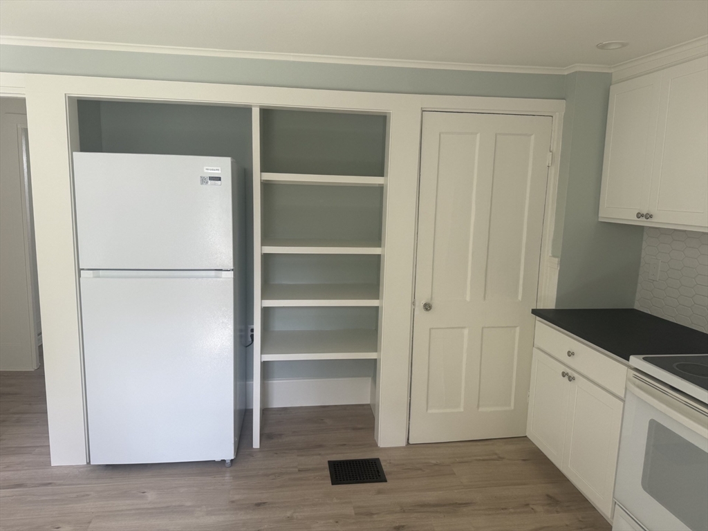 38 Crescent Road, Unit 38 Weymouth, MA 02191 - Photo 7 of 23 Gallery Image 7