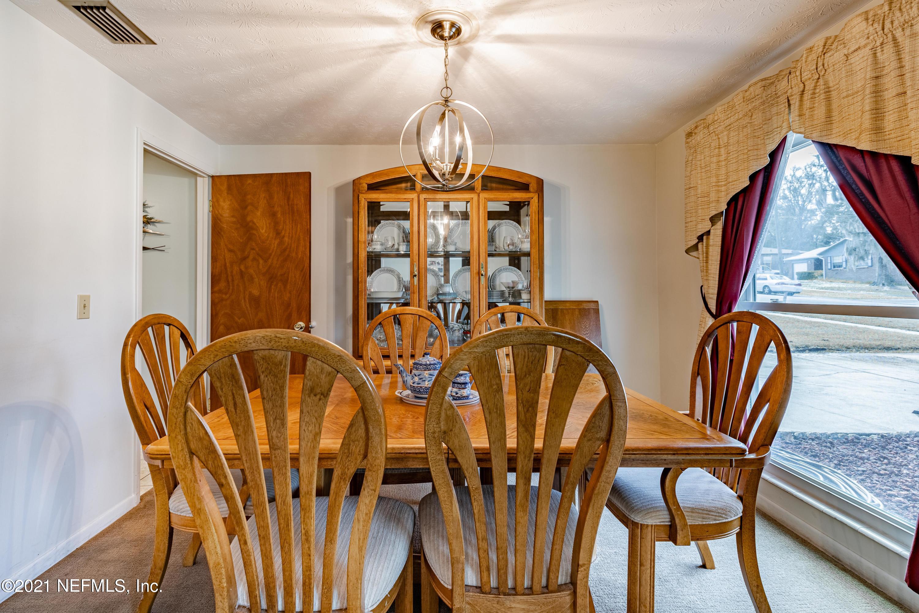 9-Dining Room
