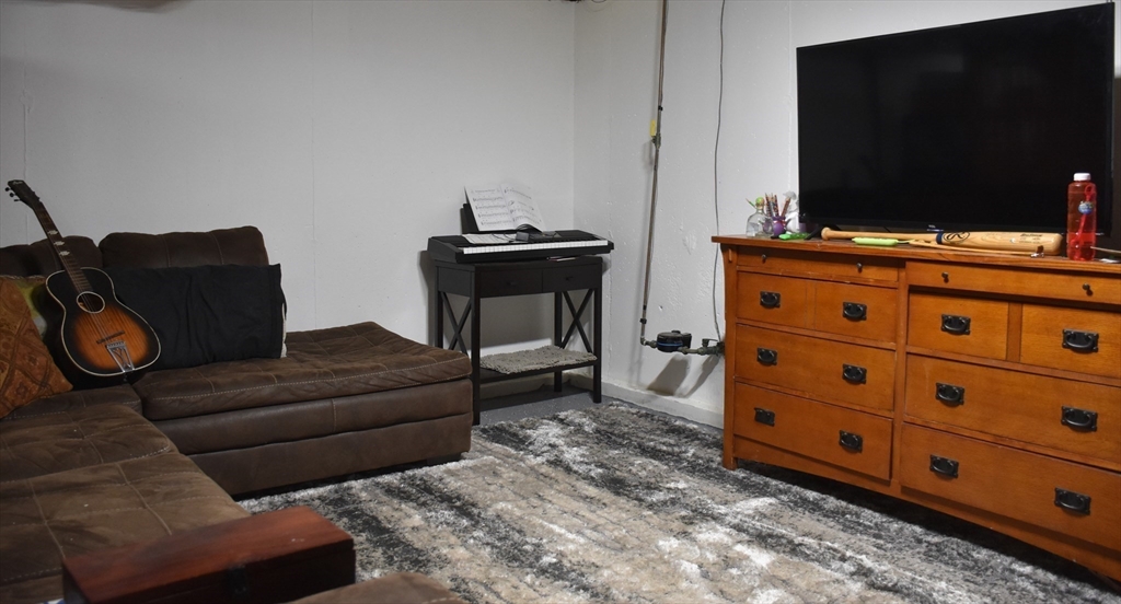 4 Pineview Road Dudley, MA 01571 - Photo 17 of 23 Gallery Image 17