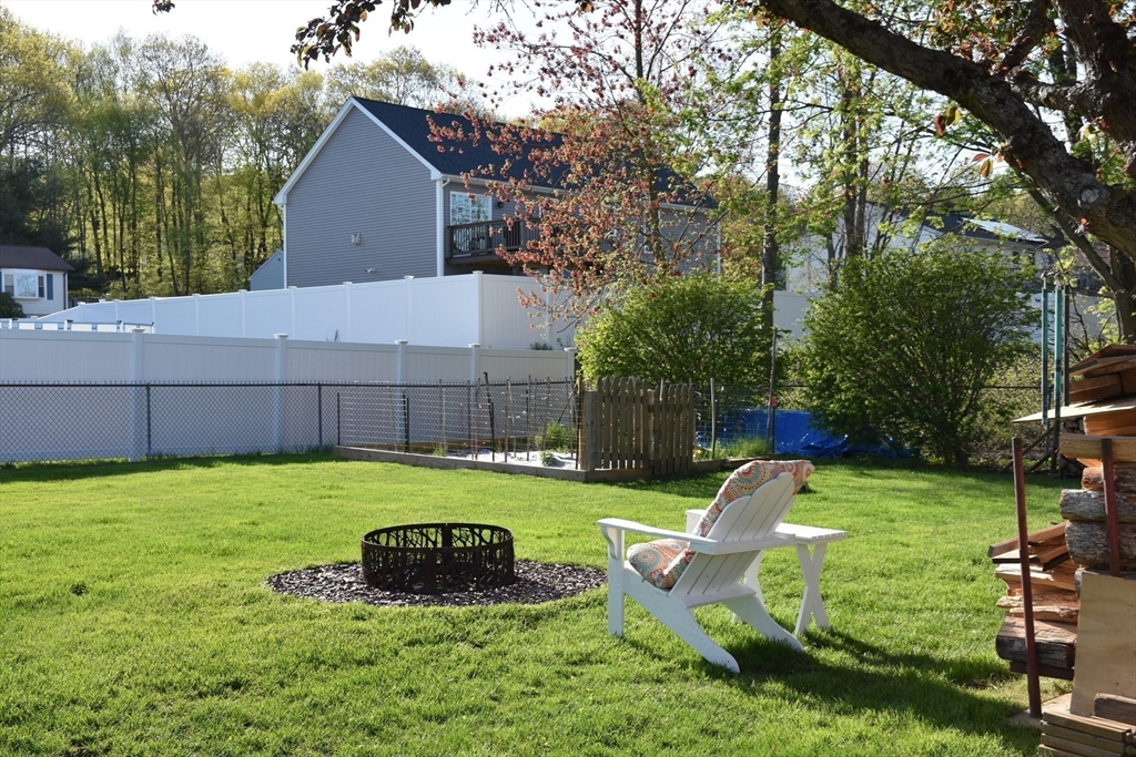 4 Pineview Road Dudley, MA 01571 - Photo 4 of 23 Gallery Image 4