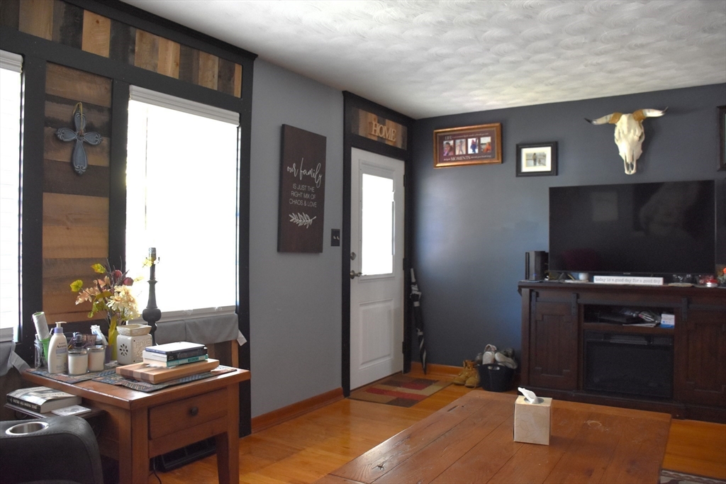 4 Pineview Road Dudley, MA 01571 - Photo 6 of 23 Gallery Image 6