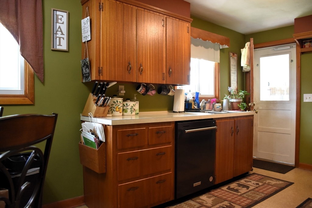 4 Pineview Road Dudley, MA 01571 - Photo 7 of 23 Gallery Image 7