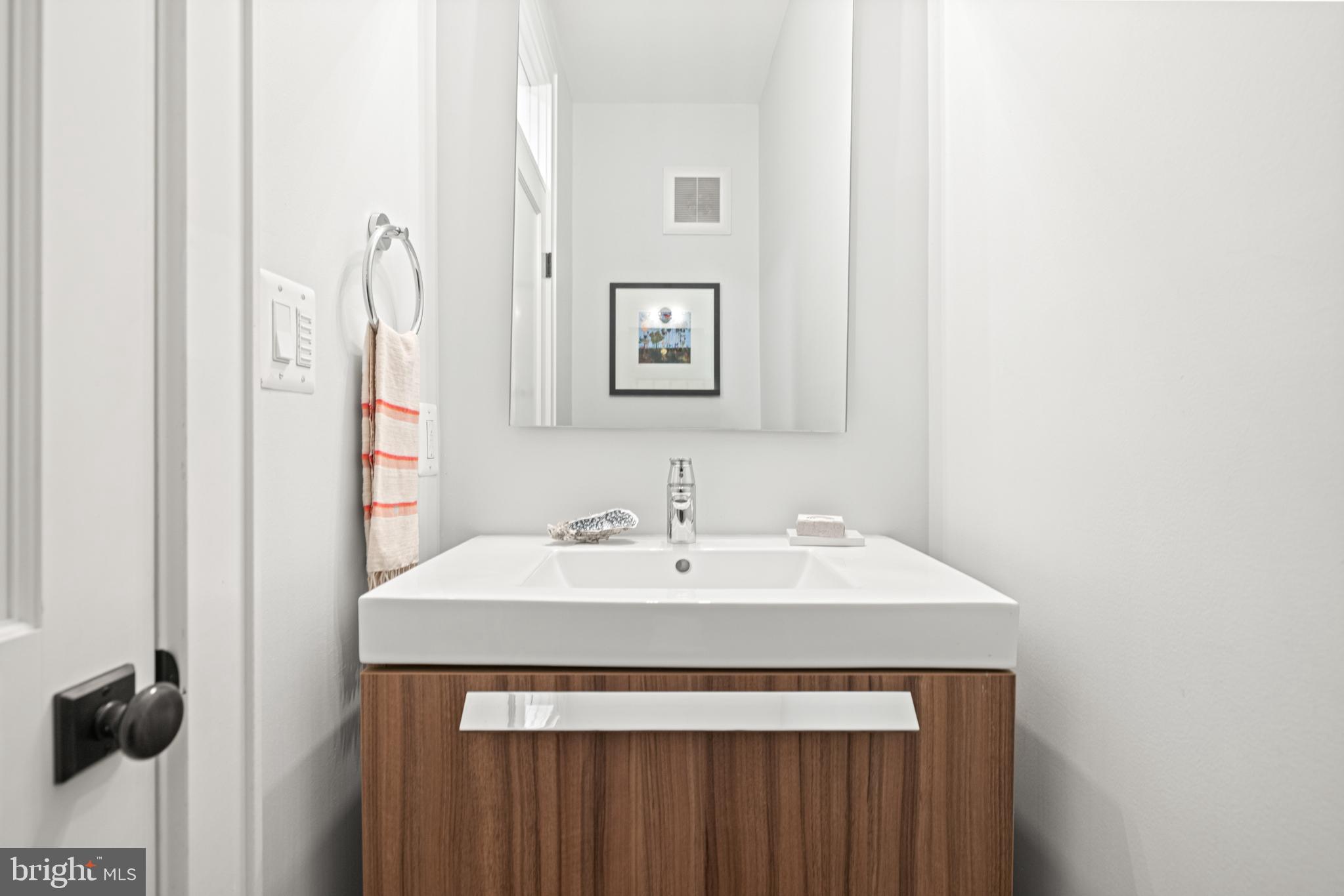 1135 Harvard Street Northwest, Unit 1 Washington, DC 20009 - Photo 12 of 31