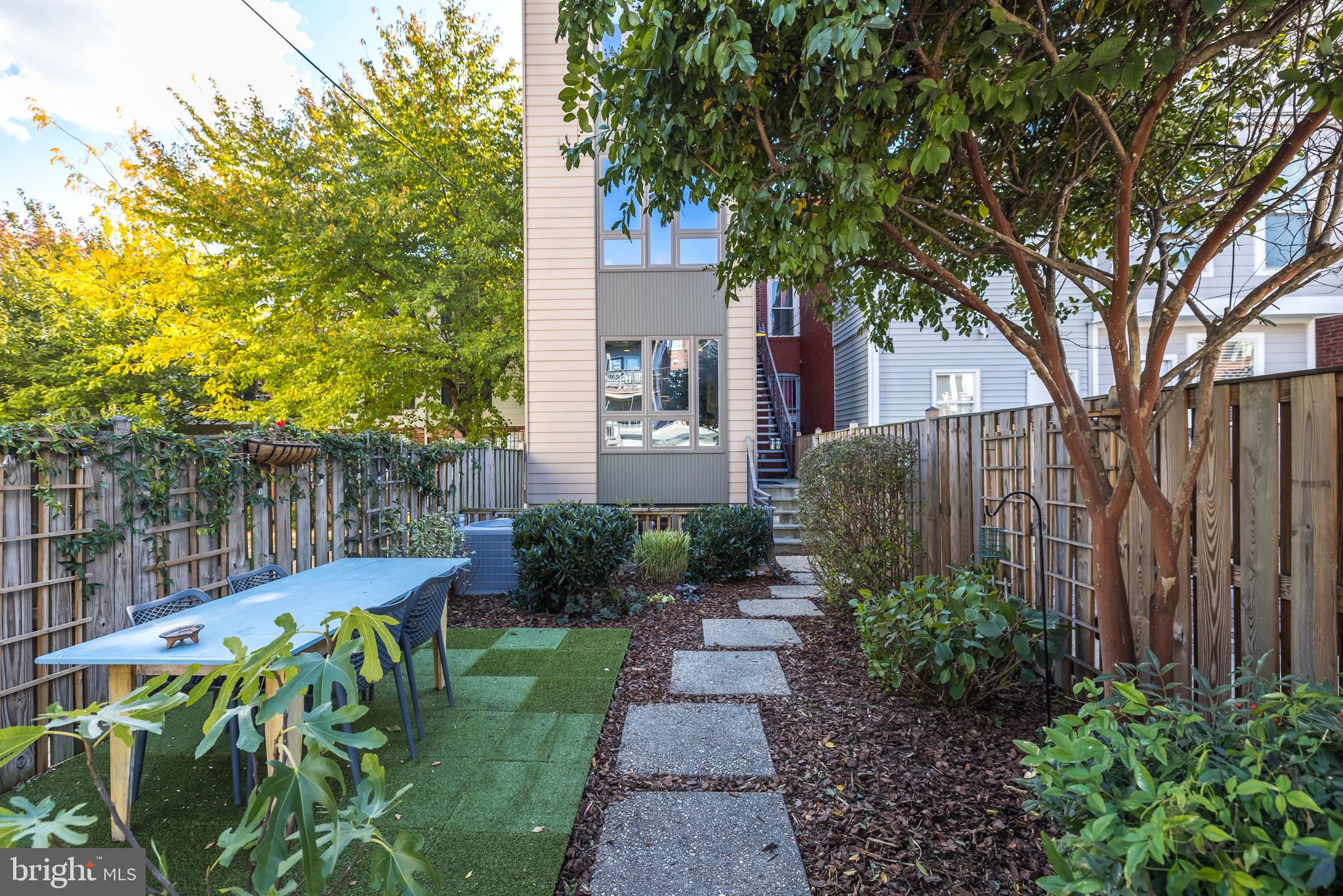 1135 Harvard Street Northwest, Unit 1 Washington, DC 20009 - Photo 29 of 31