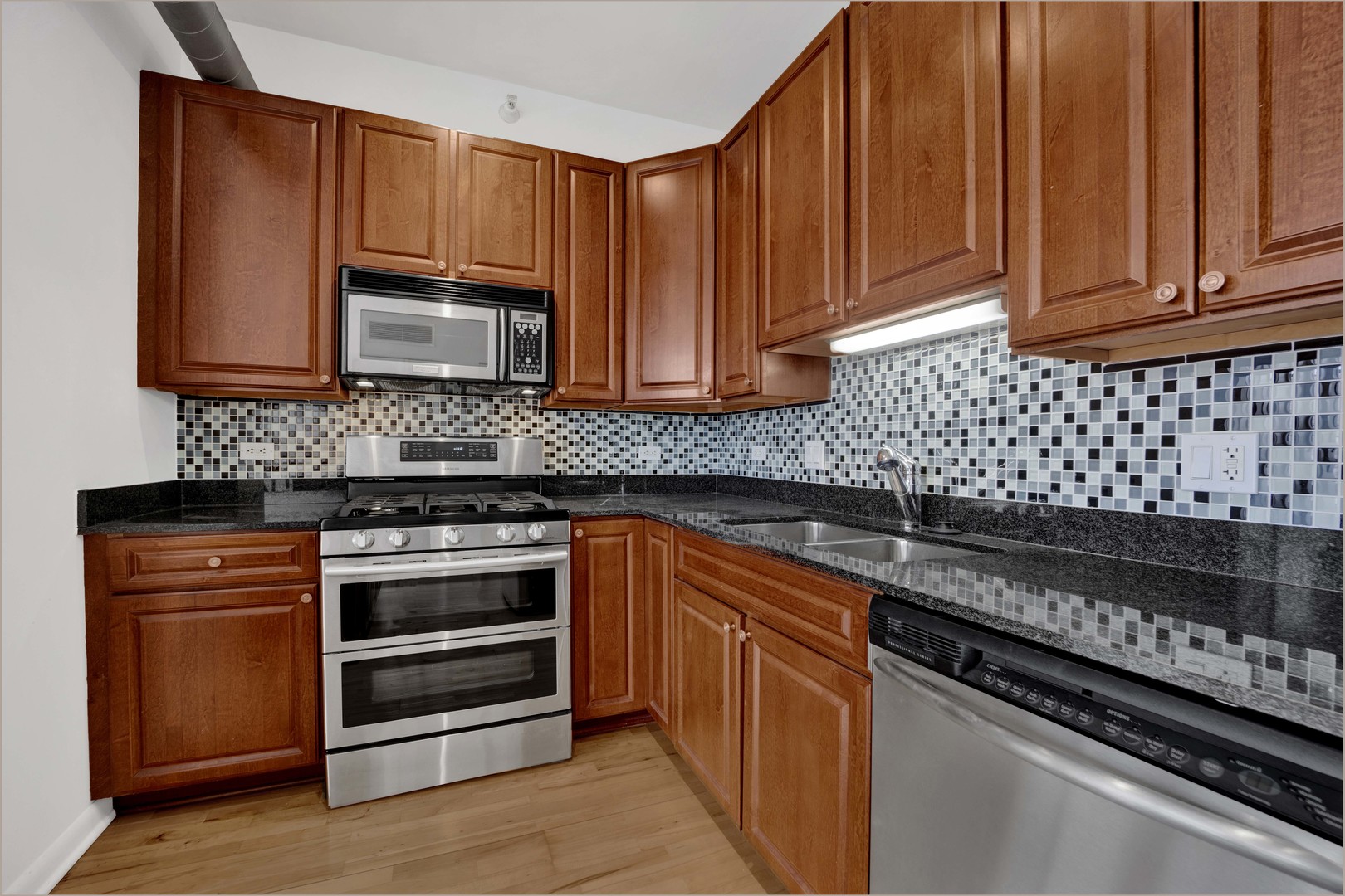 1200 West Monroe Street, Unit 412 Chicago, IL 60607 - Photo 11 of 24