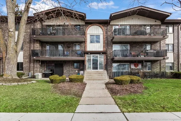 $169,900 | 5202 Midlothian Turnpike, Unit 107, Crestwood, IL 60418