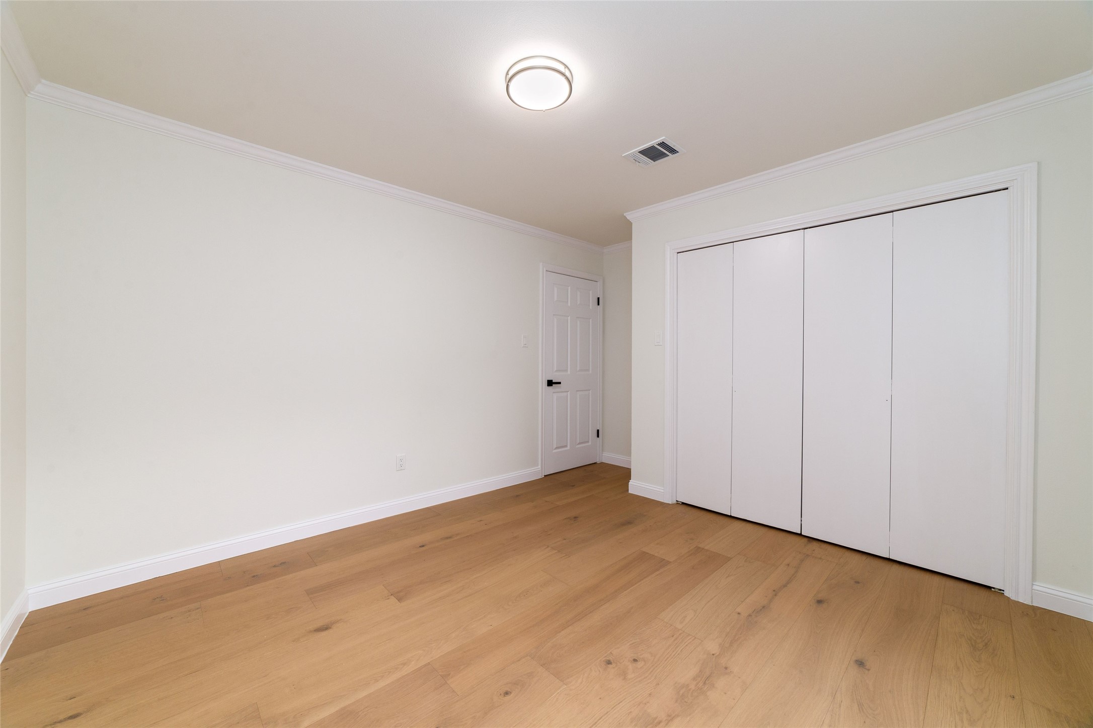 15651 Whitewater Lane Houston, TX 77079 - Photo 18 of 24 a view of an empty room