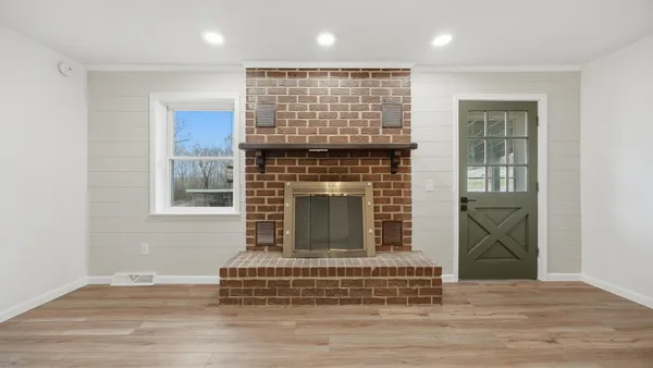 $389,000 | 379 Pleasant View Circle, Jasper, TN 37347