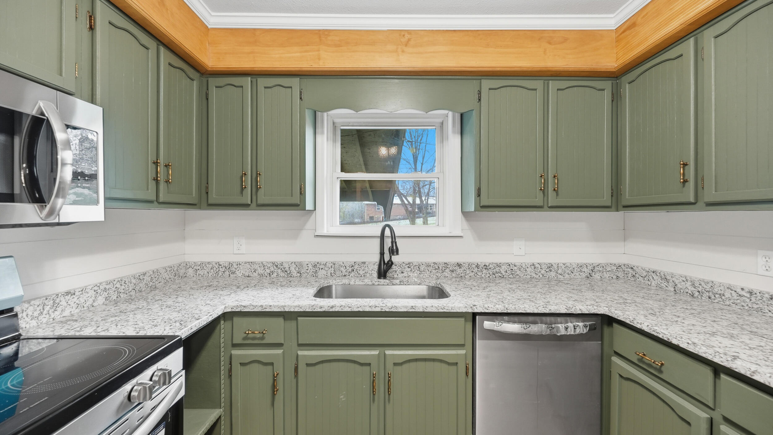 379 Pleasant View Circle Jasper, TN 37347 - Photo 8 of 32 379 pleasant view cir-8