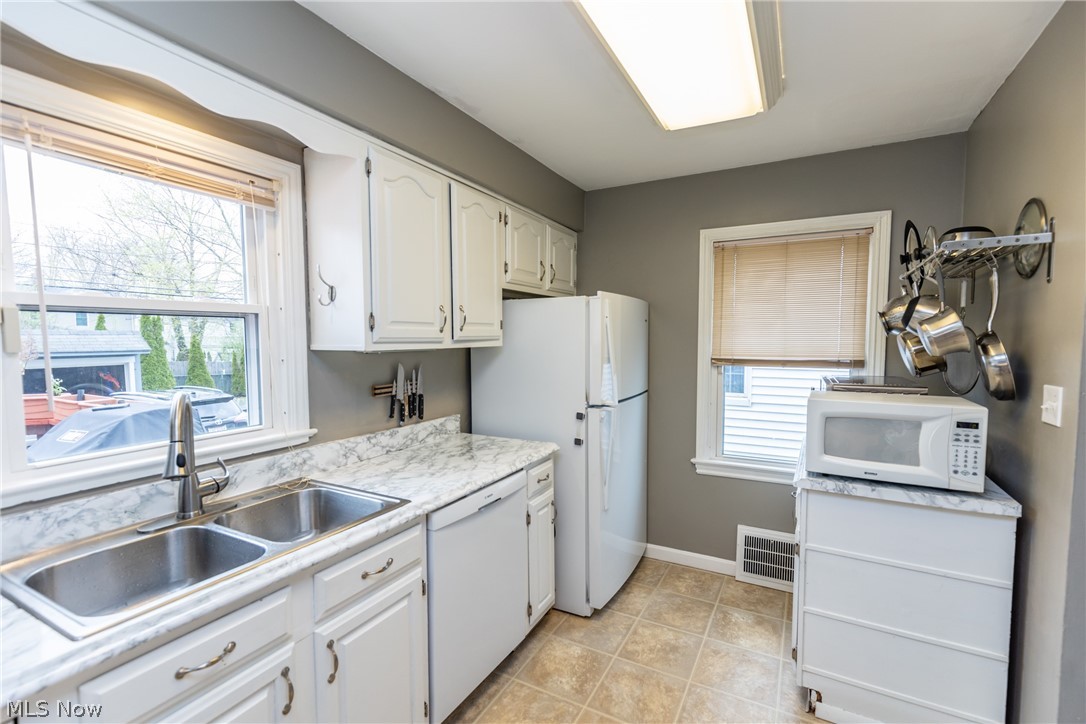 1558 Oakmount Road South Euclid, OH 44121 - Photo 7 of 33