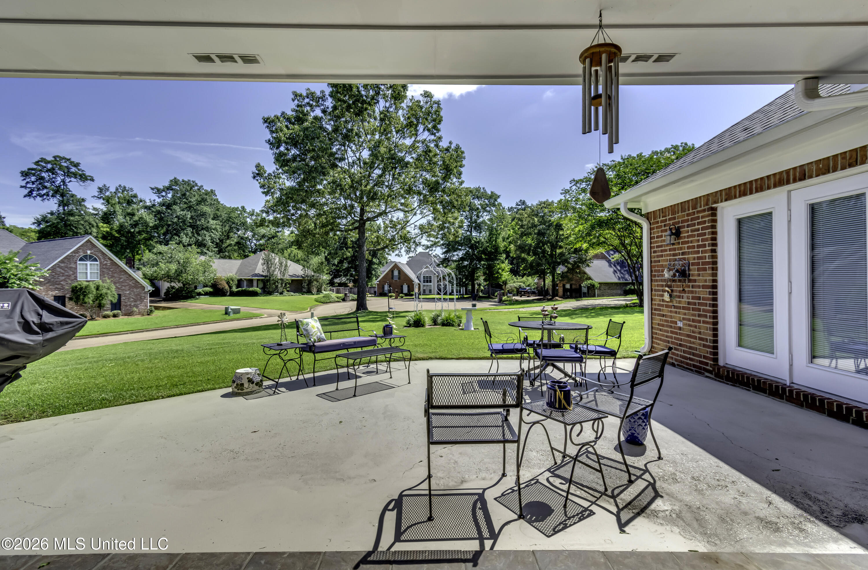 656 April Sound Pearl, MS 39208 - Photo 53 of 61 Back patio
