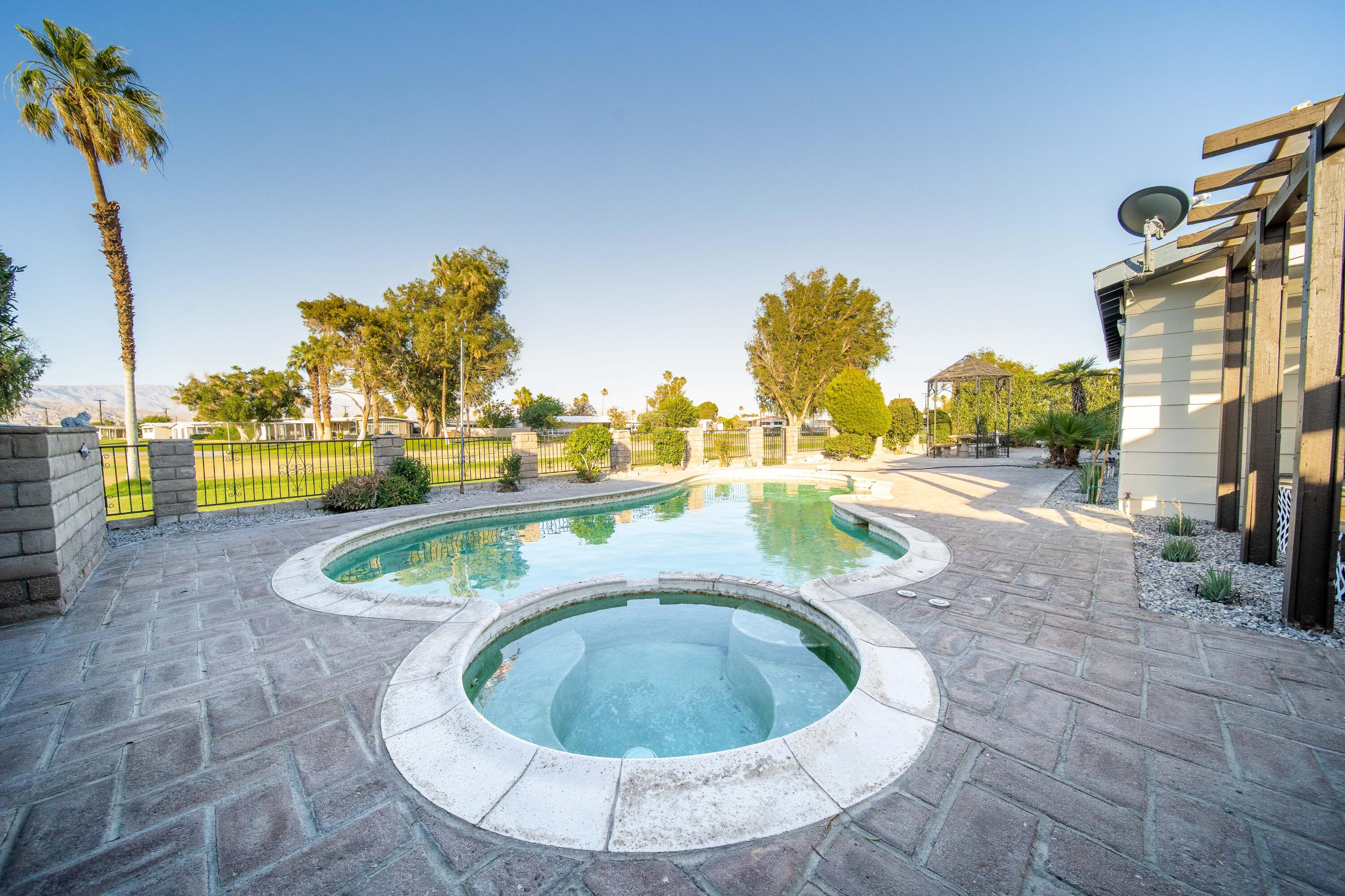 33440 Carlsbad Circle Thousand Palms, CA 92276 - Photo 29 of 52 a view of outdoor space and yard
