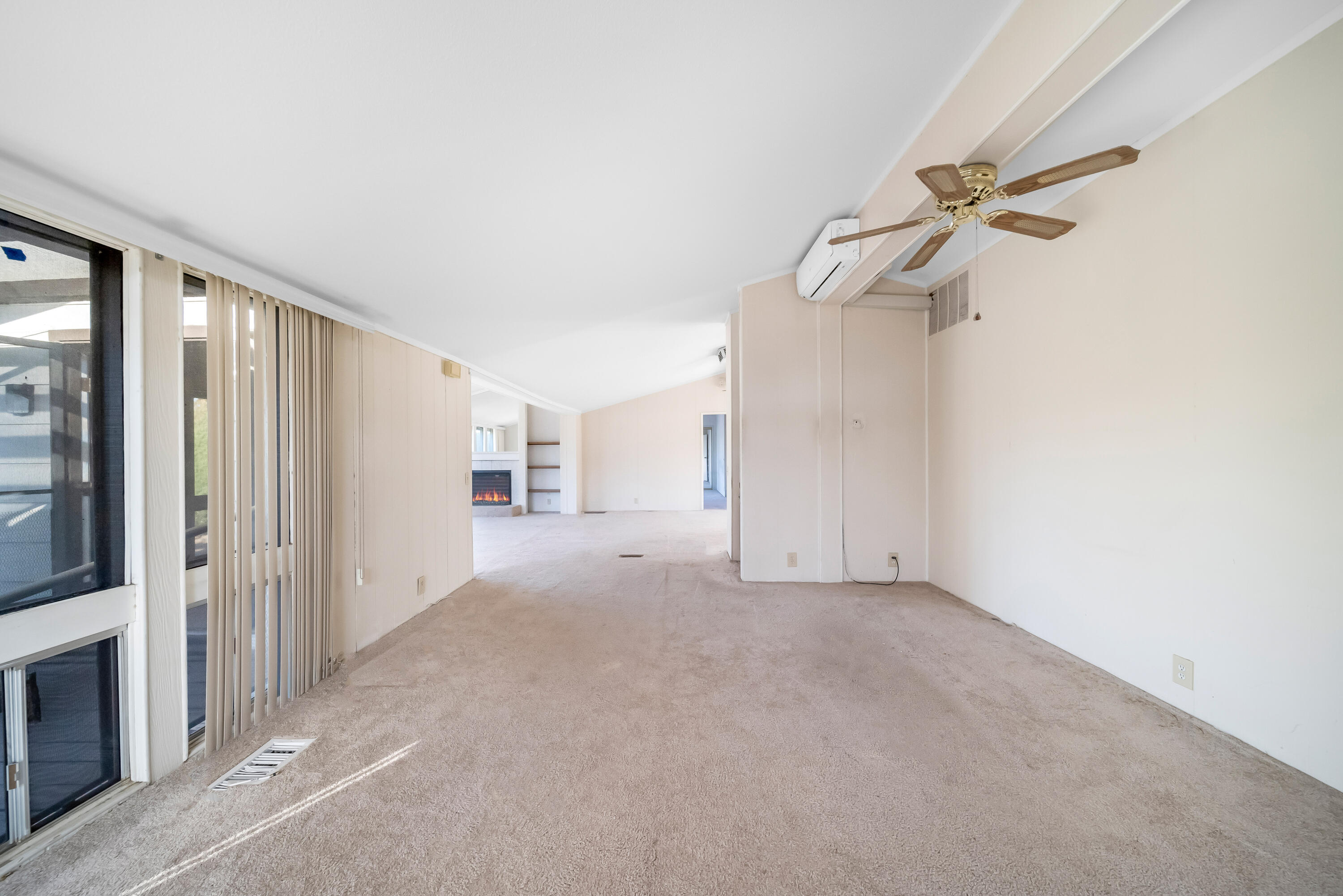 33440 Carlsbad Circle Thousand Palms, CA 92276 - Photo 6 of 52 a view of a hallway with closet area