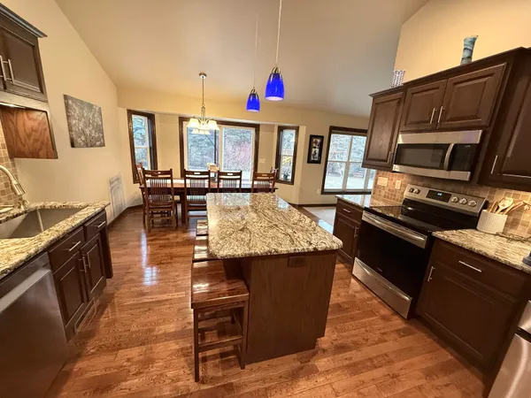 $499,900 | 2017 Morning Dew Lane, De Pere, WI 54115