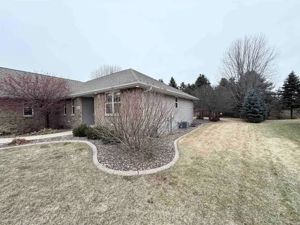 $499,900 | 2017 Morning Dew Lane, De Pere, WI 54115