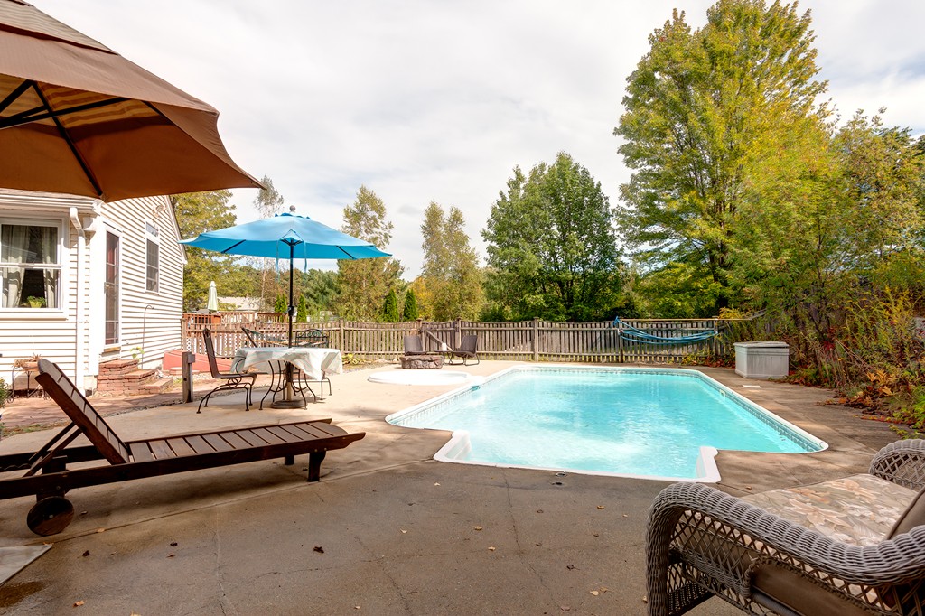 20 Meadow Road, Unit 20 Uxbridge, MA 01569 - Photo 3 of 20 Gallery Image 3