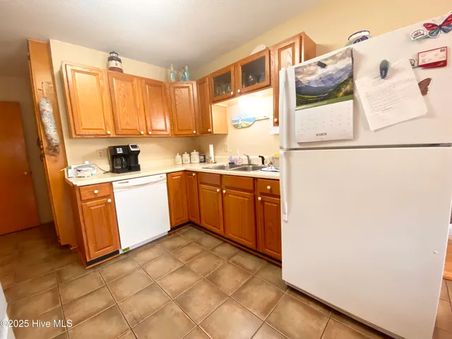 $2,500 | 201 Northeast 48th Street, Oak Island, NC 28465