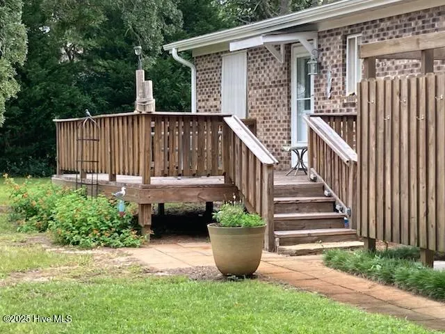 $2,500 | 201 Northeast 48th Street, Oak Island, NC 28465