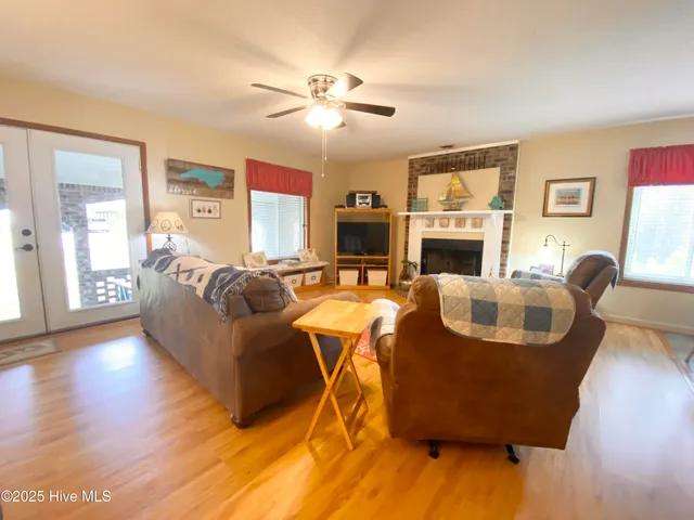 $2,500 | 201 Northeast 48th Street, Oak Island, NC 28465