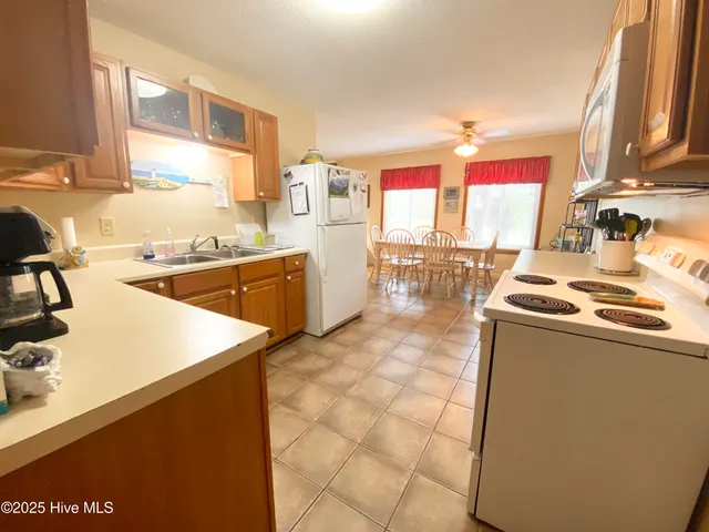 $2,500 | 201 Northeast 48th Street, Oak Island, NC 28465