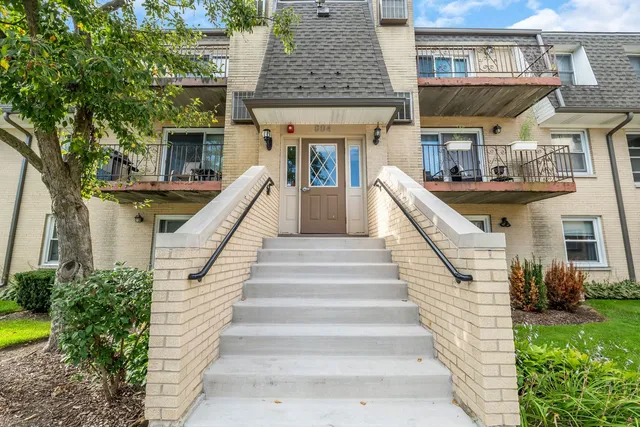 $185,000 | 804 North River Road, Unit 1D, Mount Prospect, IL 60056