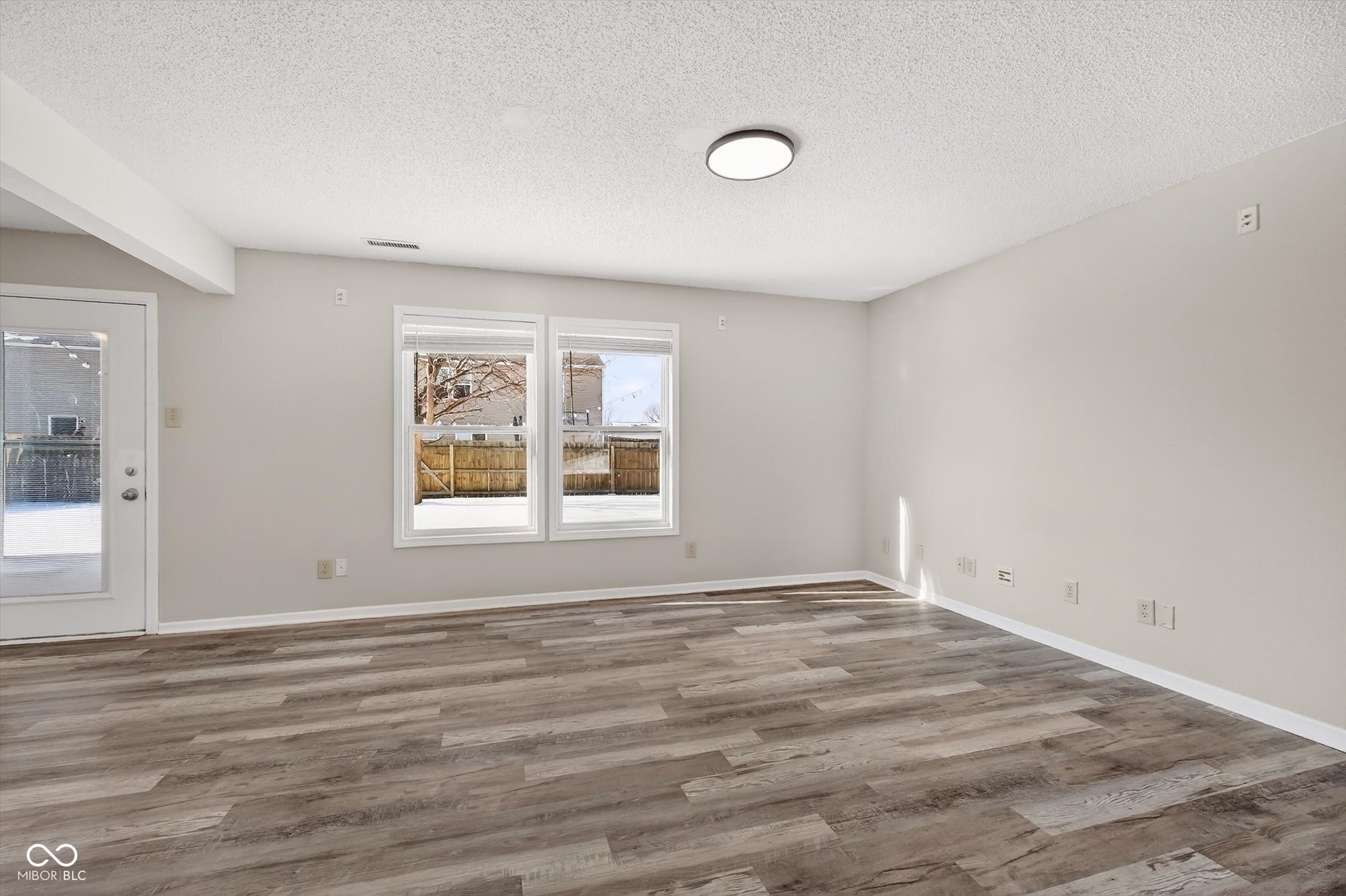 8277 South Evening Drive Pendleton, IN 46064 - Photo 4 of 27