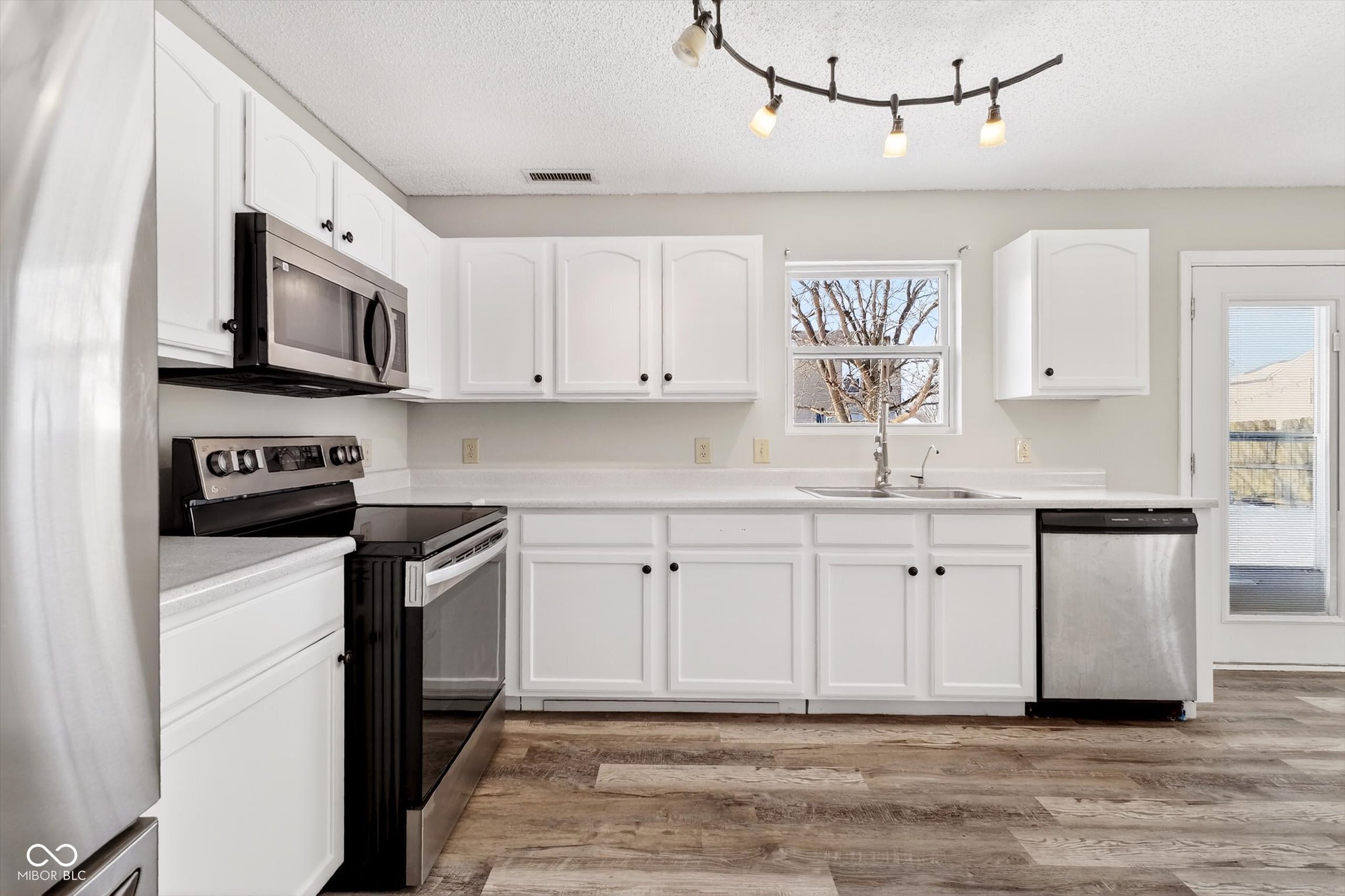 8277 South Evening Drive Pendleton, IN 46064 - Photo 9 of 27