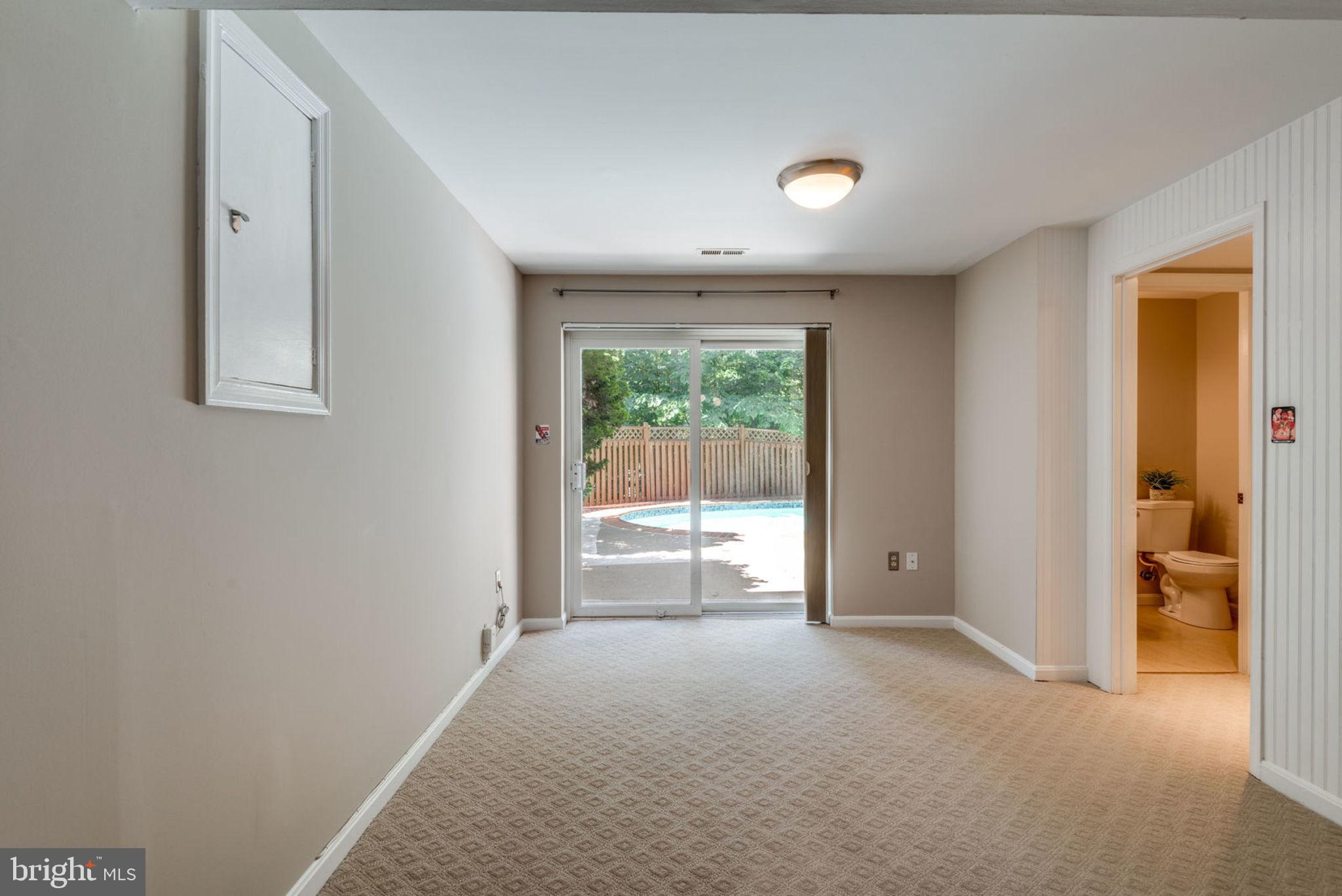 834 Potomac Ridge Court Sterling, VA 20164 - Photo 33 of 45 Gallery Image 33