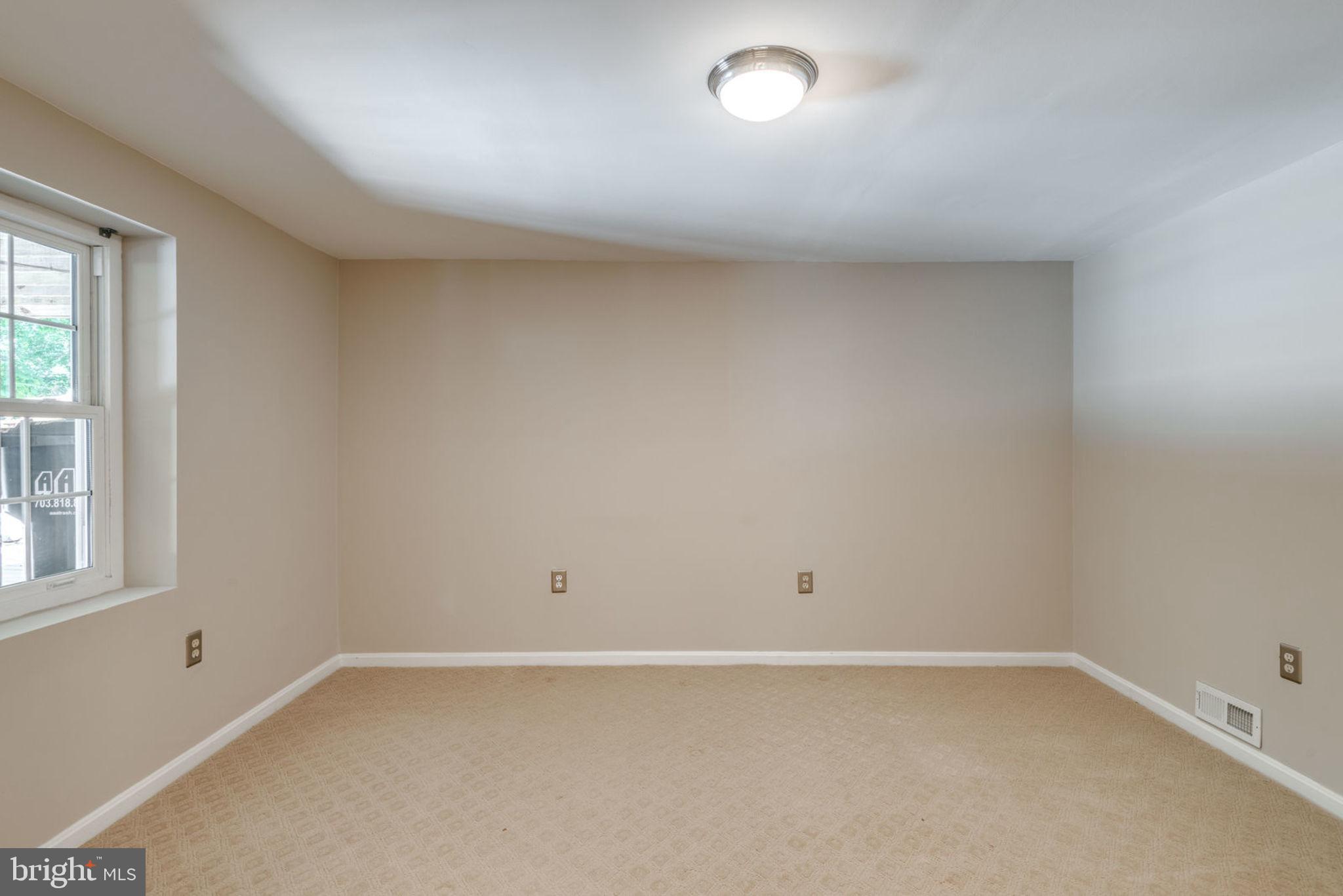 834 Potomac Ridge Court Sterling, VA 20164 - Photo 35 of 45 Gallery Image 35