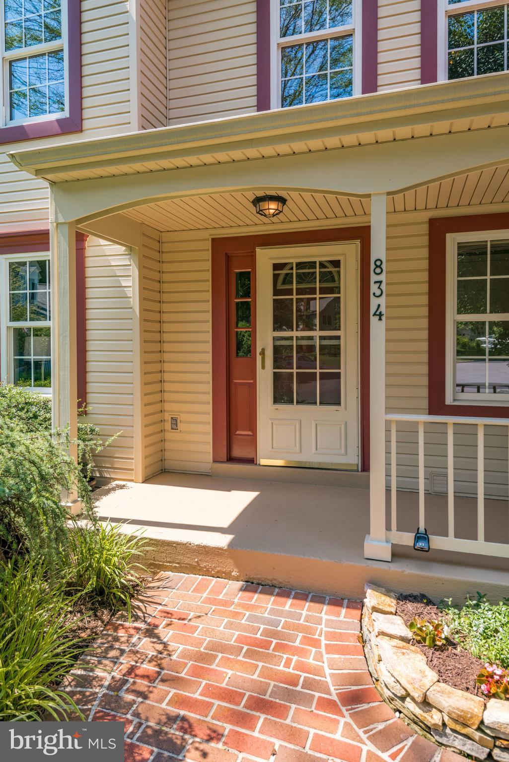 834 Potomac Ridge Court Sterling, VA 20164 - Photo 8 of 45 Gallery Image 8