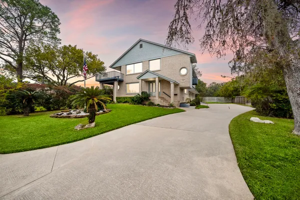 $3,095 | 2523 Baycrest Drive, Houston, TX 77058