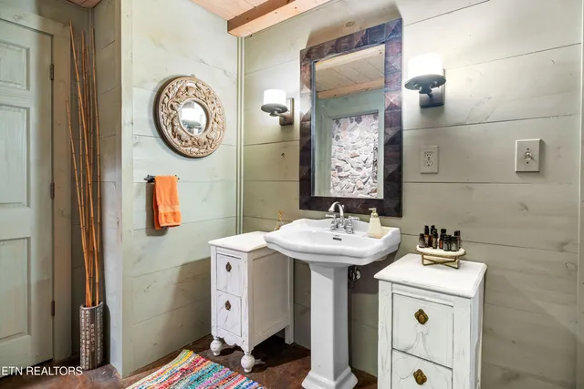 $1,199,000 | 575 Ironsburg Road, Tellico Plains, TN 37385