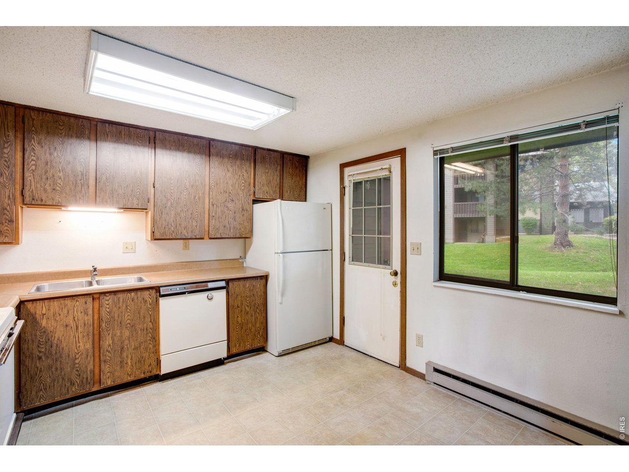 925 Columbia Road, Unit 716 Fort Collins, CO 80525 - Photo 10 of 19 New overhead light