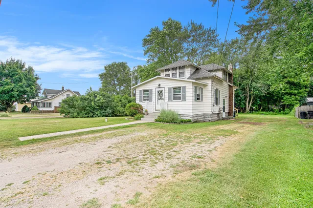 $160,000 | 240 Stillwell Avenue, Michigan Center, MI 49254