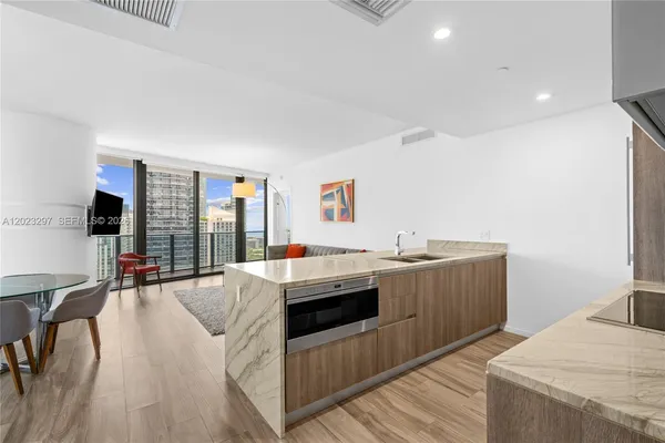 $8,000 | 801 South Miami Avenue, Unit 4104, Miami, FL 33131