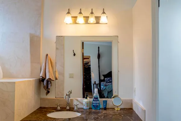 $1,199,000 | 969 Viletta Drive, Escondido, CA 92027