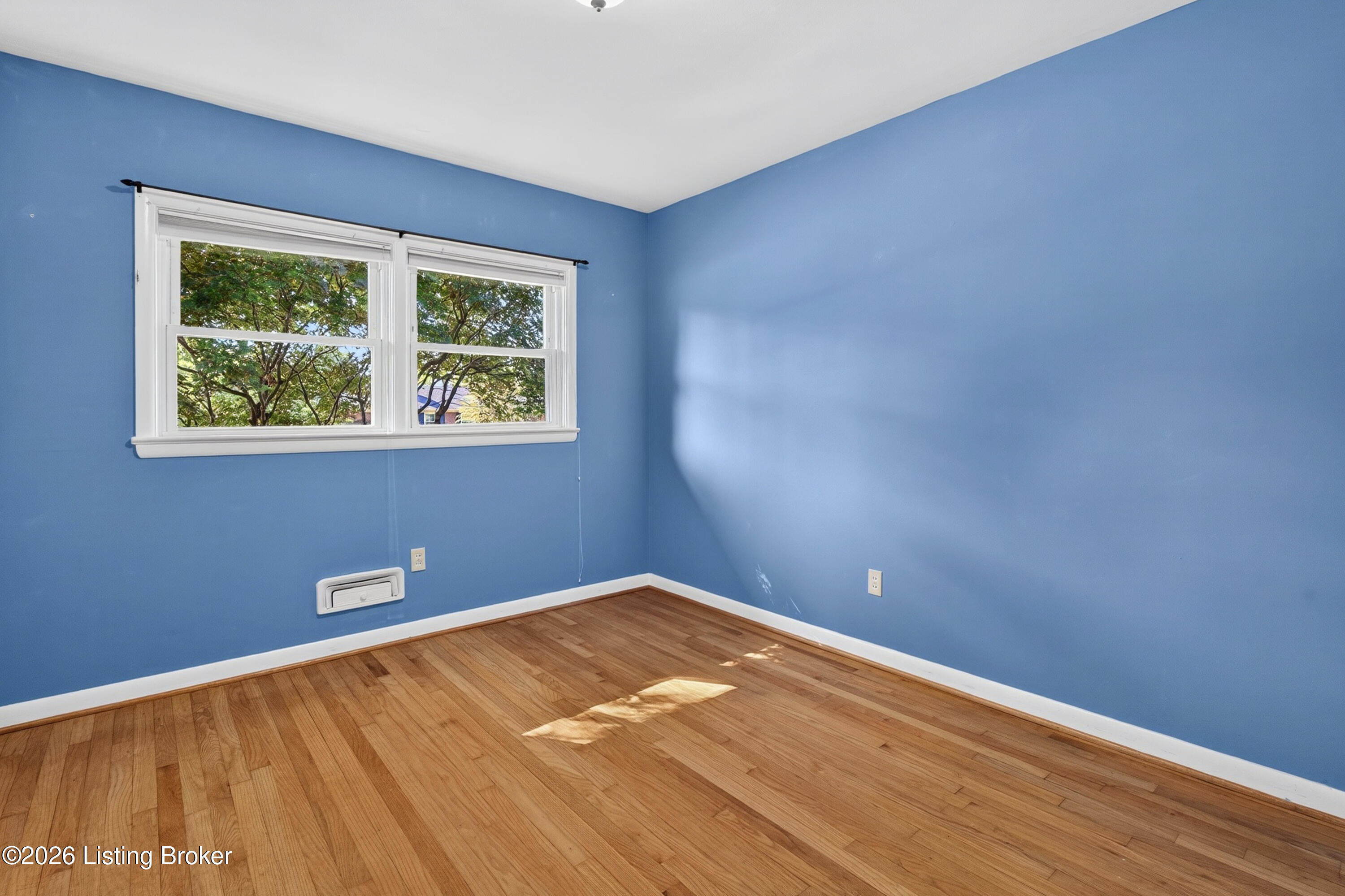 7203 Boxwood Road Louisville, KY 40222 - Photo 33 of 56 Blue bedroom