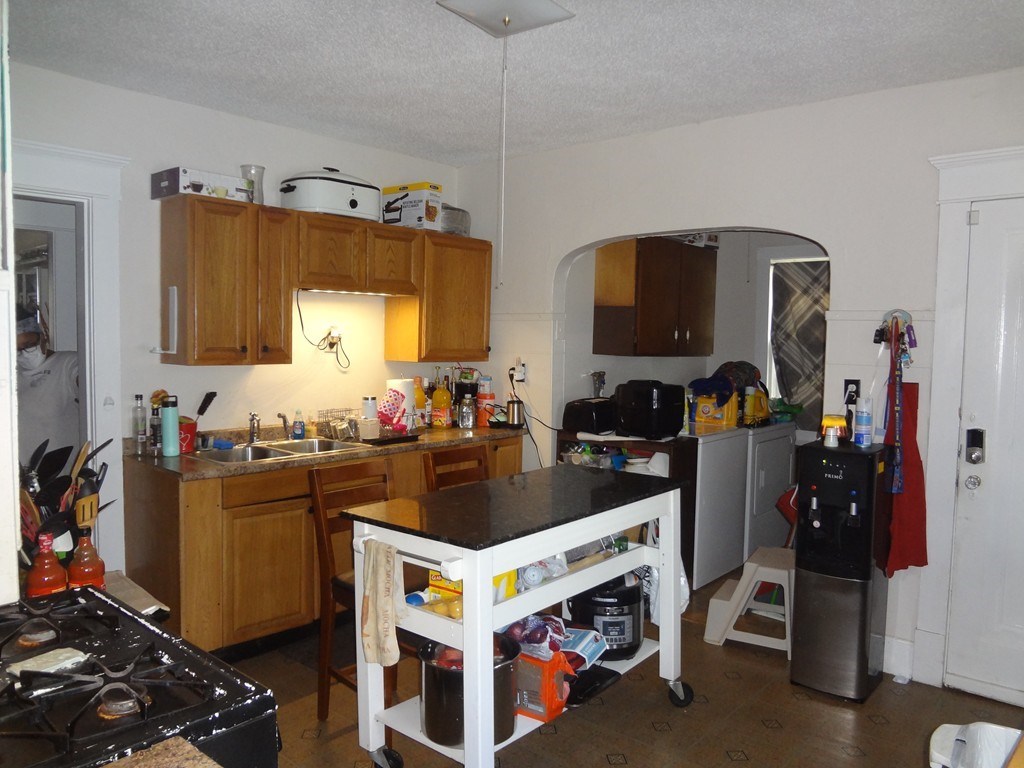 147 Leyfred Terrace Springfield, MA 01108 - Photo 9 of 15 Gallery Image 9