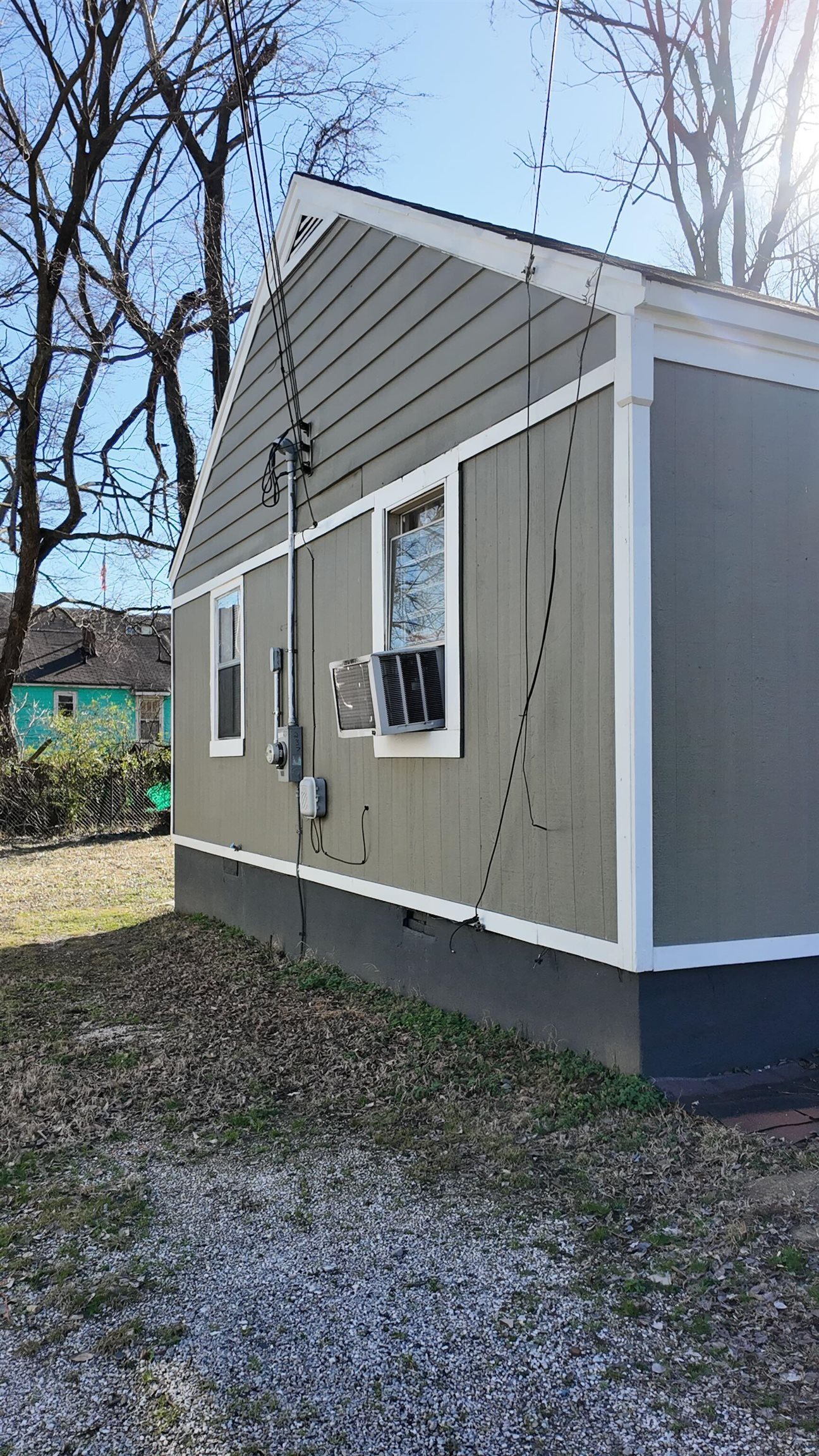 237 Modder Avenue Memphis, TN 38109 - Photo 6 of 19 a backyard of a house with lots of green space