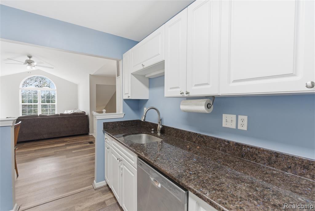 3402 Tremonte Circle Rochester, MI 48306 - Photo 15 of 37