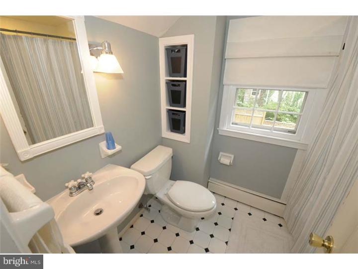 736 Hemlock Road Media, PA 19063 - Photo 17 of 25 Bathroom