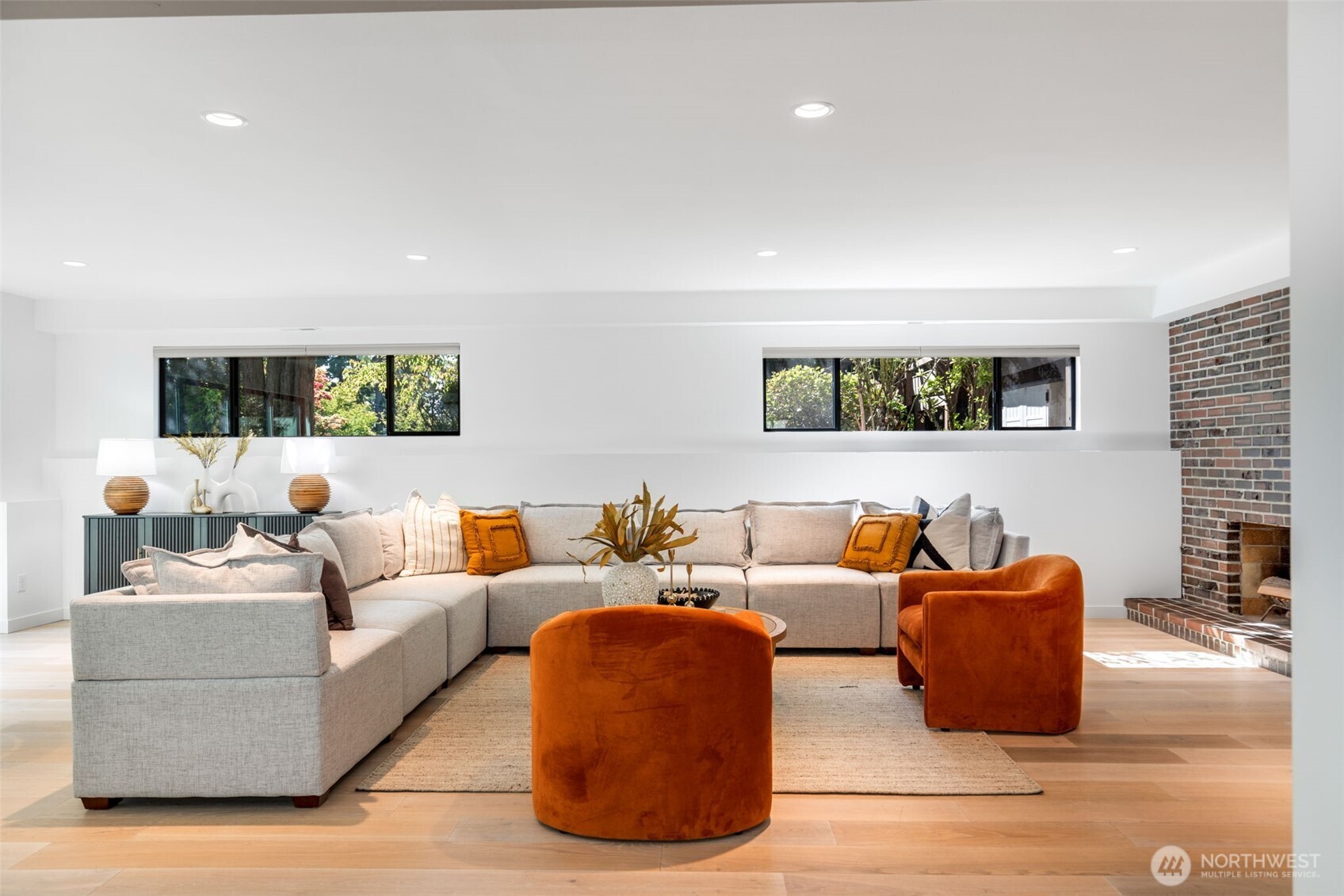 6667 Northeast Windermere Road Seattle, WA 98115 - Photo 30 of 40 a living room with furniture window and a lamp